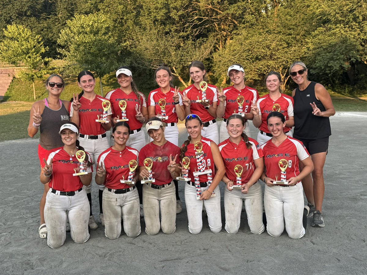 We made it to the finals this weekend going 6-1-1. The competition was great!  We lost to a fierce competitor, but our team had so much fun!  Looking forward to another strong weekend in Laconia at the Nor’Easter Classic