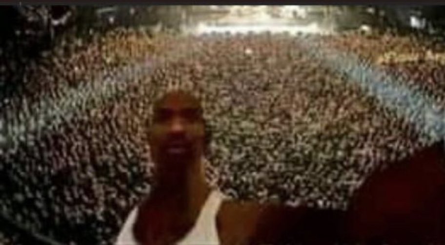 Mi familia: quien vendió las escrituras de la casa??

Yo en el Movistar Arena cantando todos los temas de Travis: