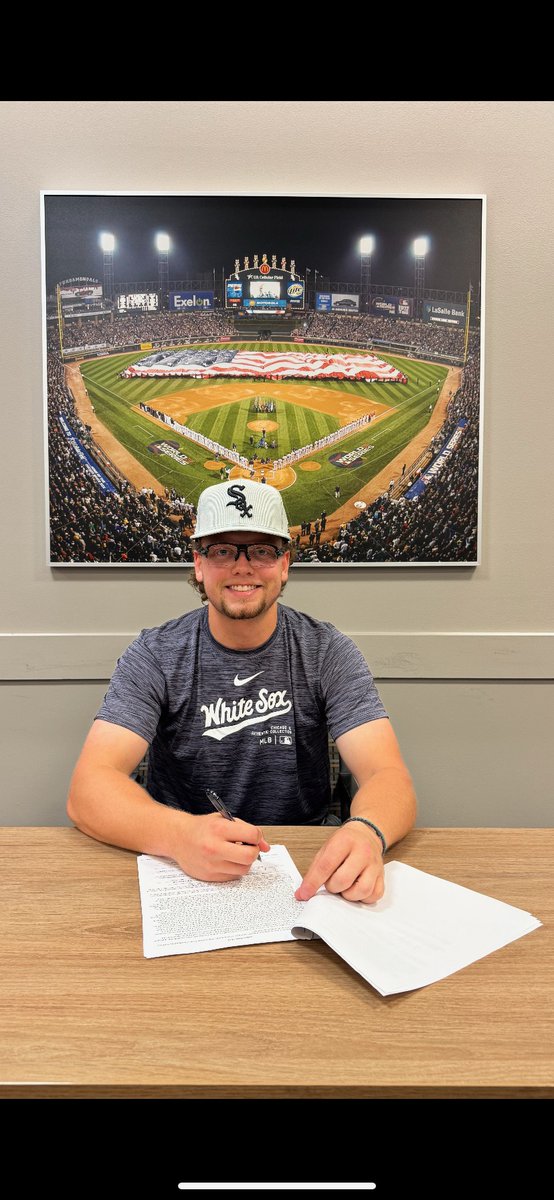 𝓞𝓯𝓯𝓲𝓬𝓲𝓪𝓵𝓵𝔂 𝓢𝓲𝓰𝓷𝓮𝓭 ✍🏽

<a href="/Magill_Grant/">Grant Magill</a> is a member of the #WhiteSox organization 

#MarchOn | #ProTrees