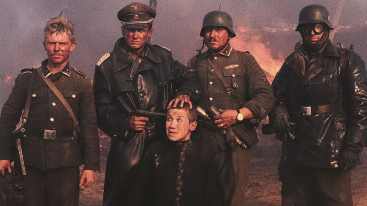 cinemusart's tweet photo. فیلم #ComeandSee/الم کیلموف/ 1985
فلوریا می خواهد قهرمان شود اما حقیقت جنگ روحش را می بلعد!
شعری بی رحمانه در وصف رنج
امان از فیلمبرداری، بازی ها و موسیقی!
و یک بیست دقیقه ی تکان دهنده که حتی تصور تجربه دیدنش بر پرده سینما نفسگیر و ترسناک است!
هدیه اش؟ مهر تایید بر غم انسان بودن! https://t.co/TkQDXSpFNl