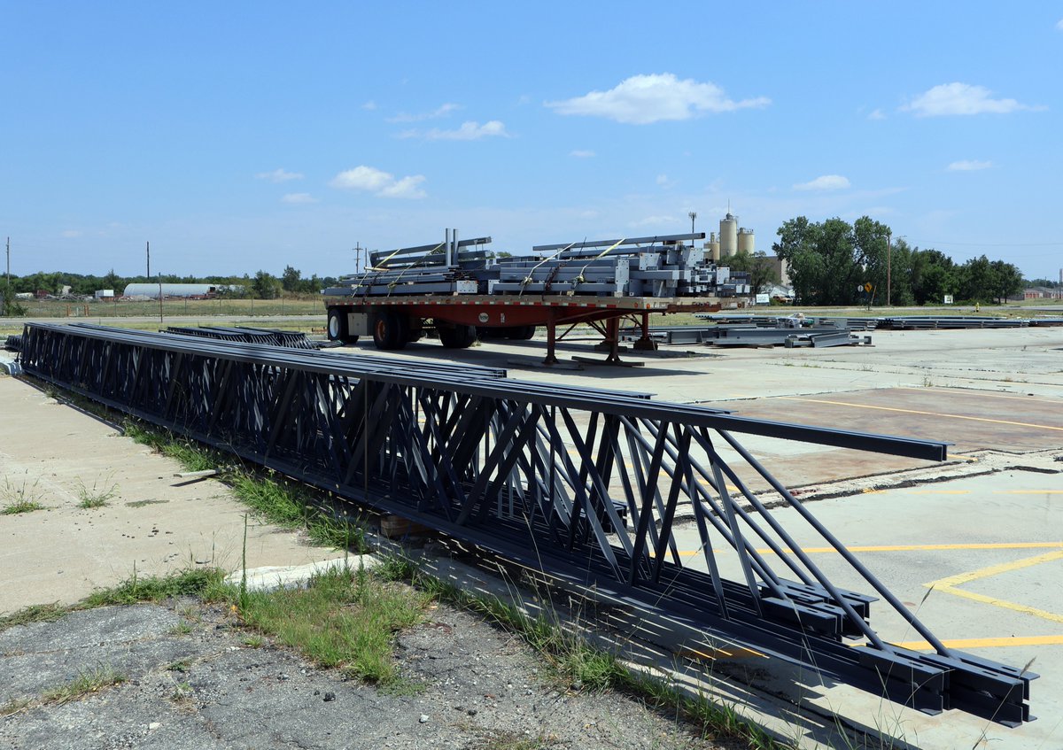 SalinaTech's tweet photo. Work on our new Industrial Maintenance and Automation  is continuing -- the floor slab is finished and some of the structural steel is here! Find out more about the program at https://t.co/EwsXLLR77T https://t.co/XwPEbpjpSm