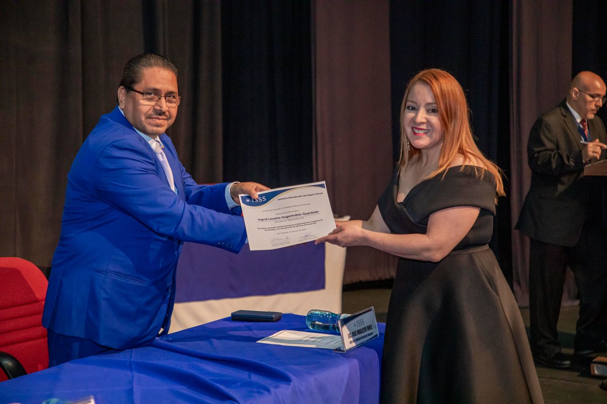 isss_gob_sv's tweet photo. A la fecha hemos realizado cuatro ediciones del diplomado, capacitando a un total de 754 jefaturas a nivel nacional.
#OrgulloISSS https://t.co/tHTKZKL6Eu