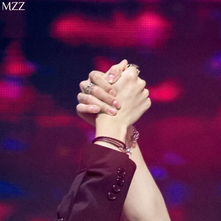 straymong's tweet image. 