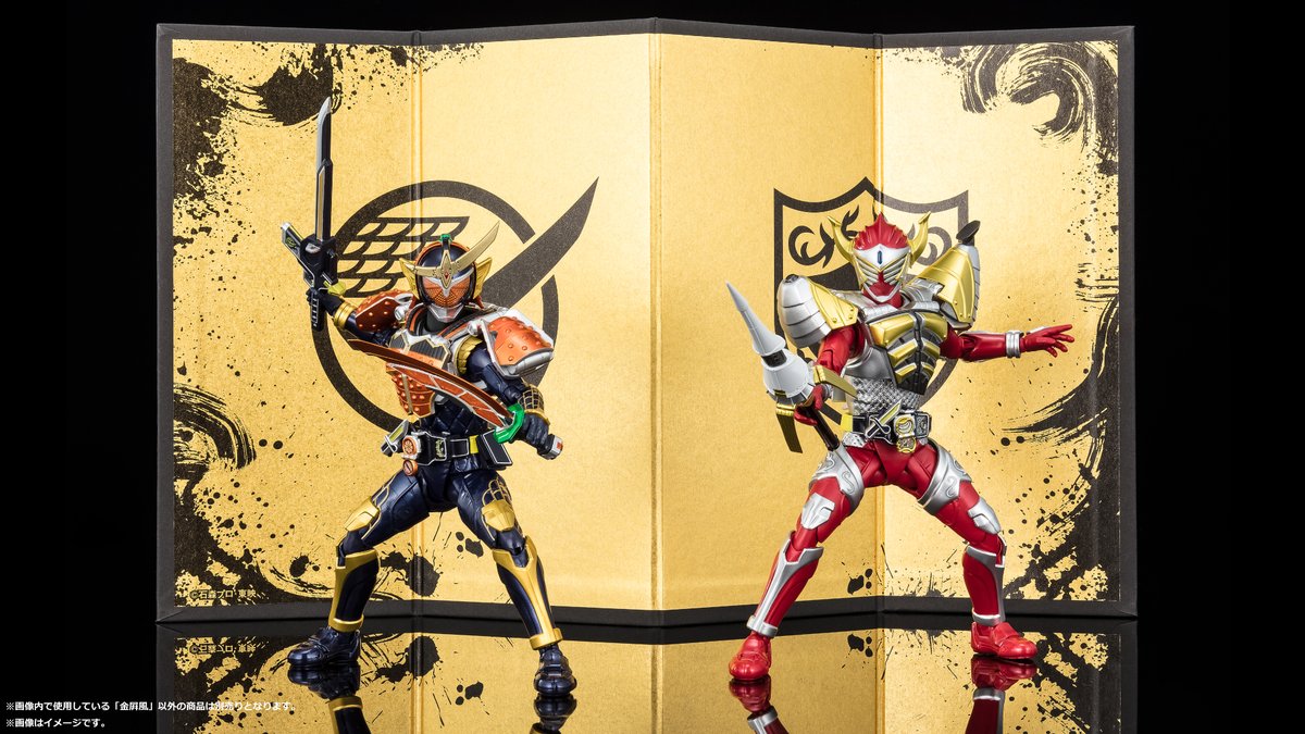 オリジナルグッズの金屏風は横30cm×縦20cmでフィギュアを飾るのに