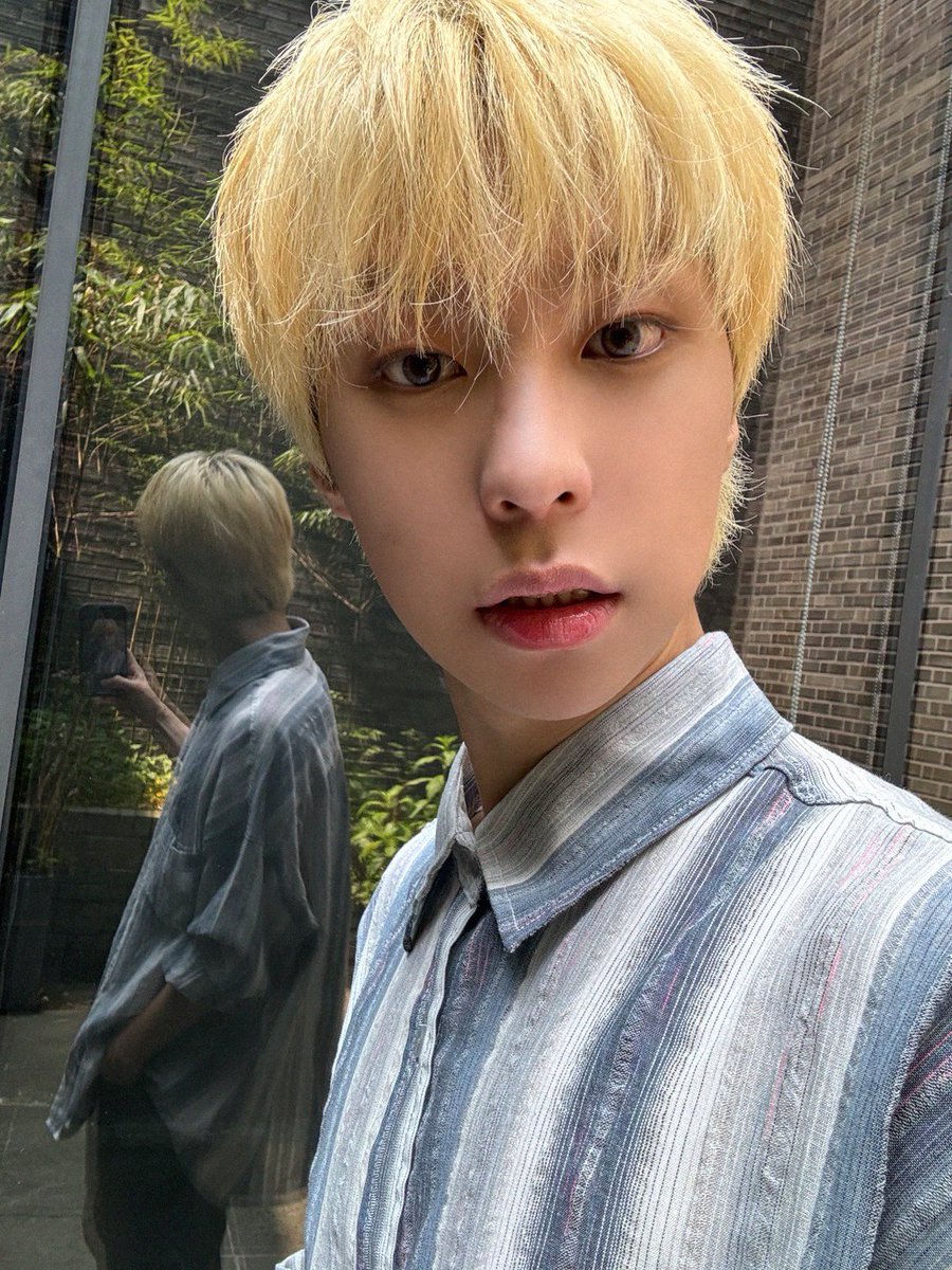 GHOST9OFFICIAL's tweet photo. 비 조심 감기 조심 !☔

#SHIN #이신 https://t.co/tYg5gEhIp5