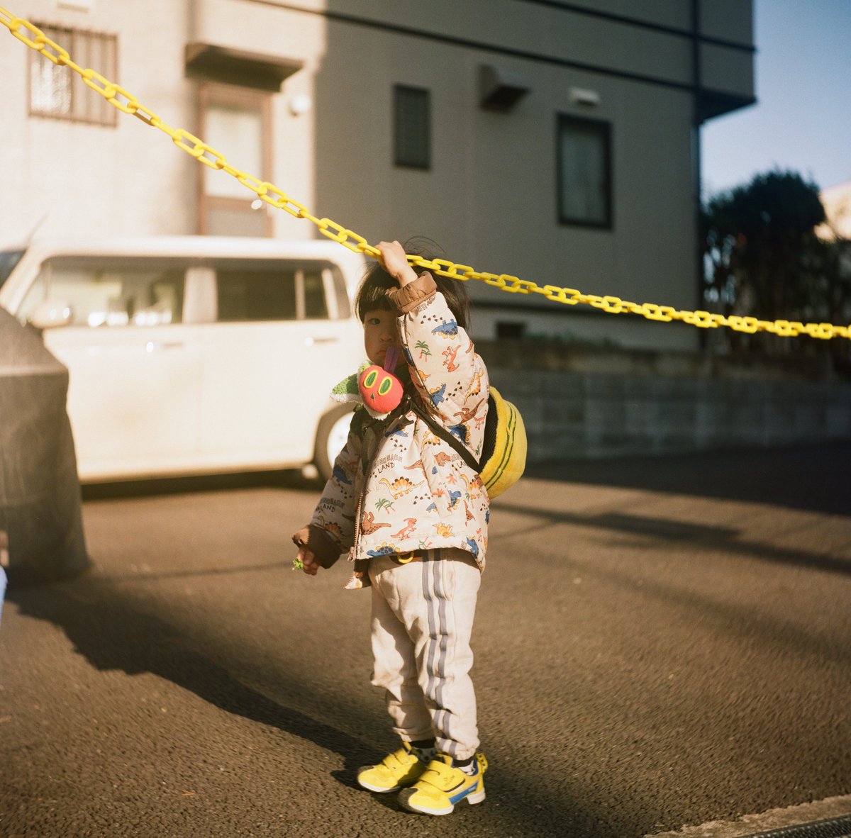 kitamura_8308's tweet photo. 【作例】

何年振りかに買った中判カメラ

◆RolleicordⅢ

個人的にはflex系よりも独特な描写のcordの方が好み。
唯一の欠点は巻上前に間違えてシャッターを切って意図せぬ多重露光になっていること

film:Kodak Colorplus200

#フィルム
#rolleicord https://t.co/uniElDMiNs