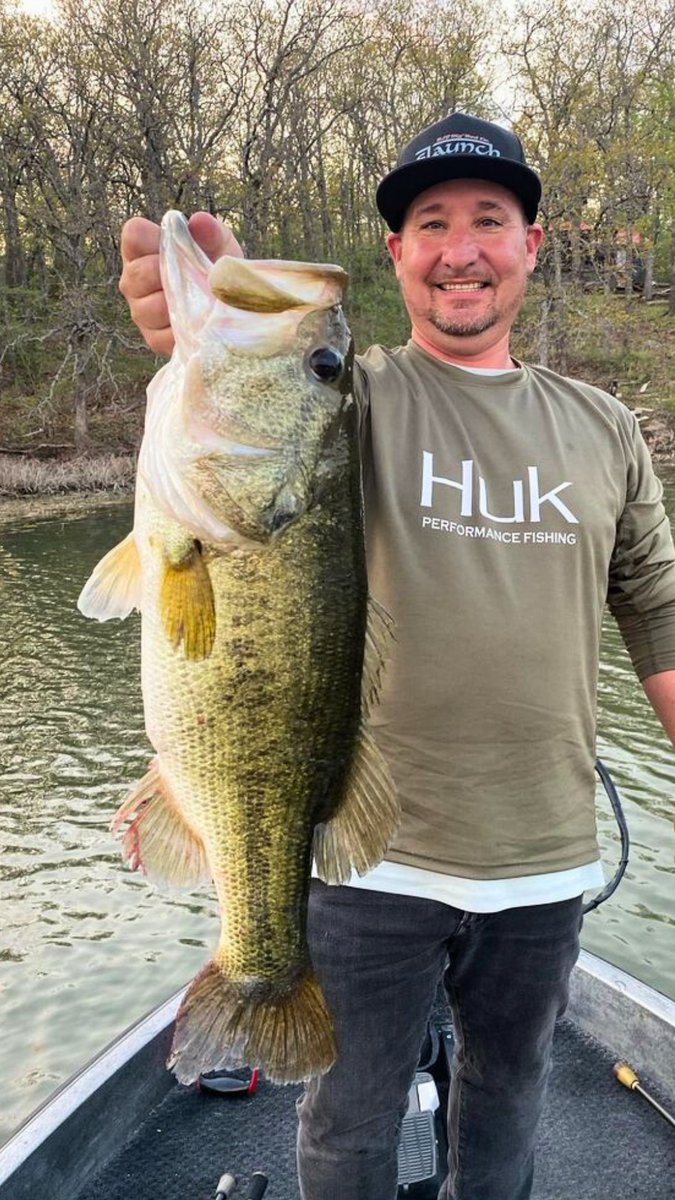BassForecast's tweet photo. These are some crazy times. You should probably go fishing https://t.co/9hndqPMJVv