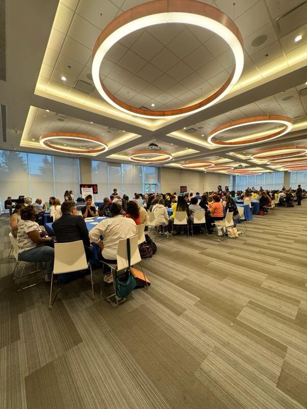 ChicagoDOF's tweet image. Engaging with the community in budget meetings is essential for transparency, inclusiveness, and effective governance. @ChicagoBudget and @ChiEngagement, your meetings provide a platform for residents to voice their concerns, ask questions &amp;amp; provide feedback on budget priorities.