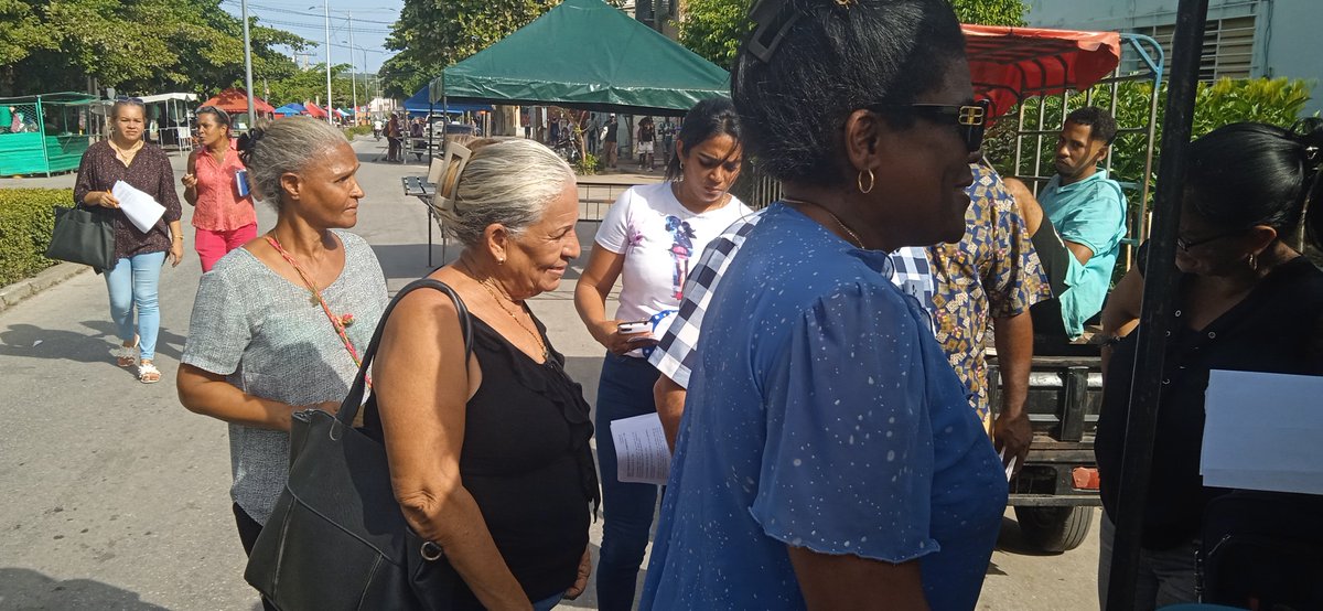 BatistaYaneydis's tweet photo. Con las máximas autoridades de la provincia se recorren y chequean los aseguramientos de las áreas del carnaval #SiempreSantiago en #ModoCarnaval https://t.co/WPlrjiljQN