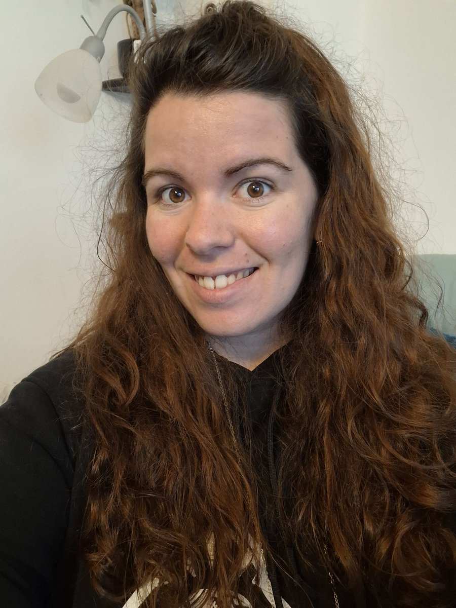 21/22/23/24 Quatre années particulièrement difficiles avec travail sur soi, cheveux longs à repousser, poids variable et finalement un retour timide vers le positif 💪