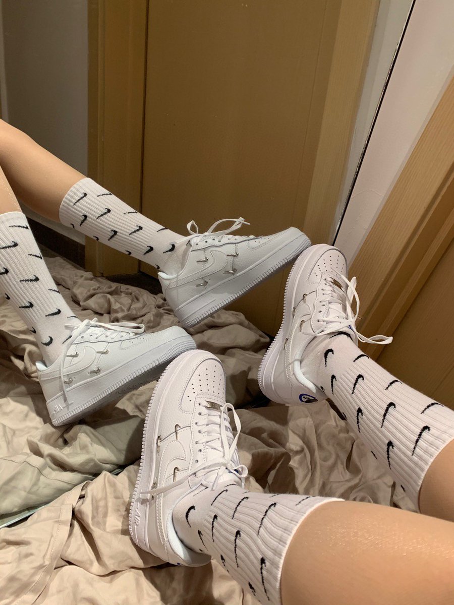 mLU0l1oRCD7767's tweet photo. 25号晚上 2等1 男的别来 下图女生照片 https://t.co/m0S0fCnuDi