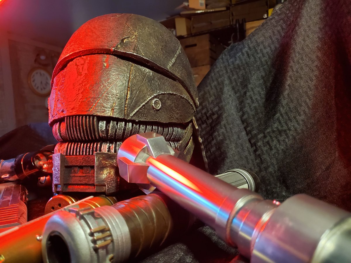 Kasey_be_Crafty's tweet image. Happy 1k followers! Here&apos;s the Giveaway for The Strangers Helmet as promised 
 Da Rules:
-First you gotta be following me
-18+
-Repost pls
-comment some fun SW stuff! Art, cosplay, facts, fanfic, start a convo idc just go nuts!
Giveaway results to be raffled in 1 week, 7/22-7/29