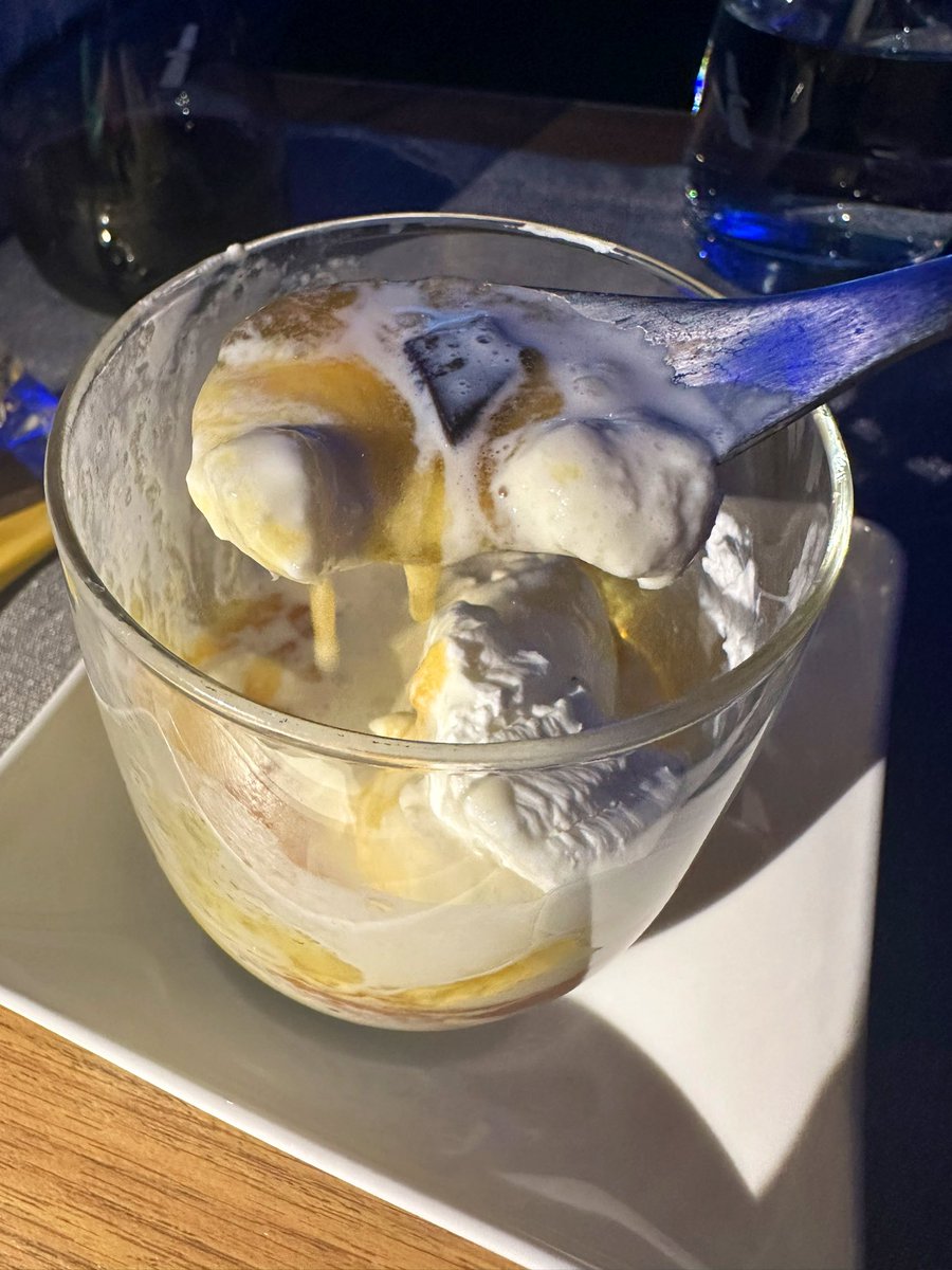 free_style_chef's tweet photo. I am not an ice cream person. I don’t really eat it in regular life.
But Ice Cream Sundaes on a long flight always call my name!! I love them in that specific setting.
Today it’s with butterscotch, whipped cream & dark chocolate nibs. Yum!
#icecream #travel #sundae #longflight https://t.co/LmkTQ52dCN