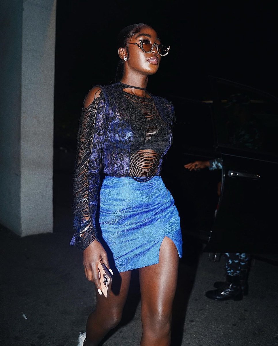 Leah_Bally's tweet photo. Black Barbie 🖤🖤🖤
Was outside this weekend for @JodieSharisse and it was such a beautiful experience. Good food, Good Music, Good People 😉
Outfit - 2207byLBally
Photographer - @freddyo
Hair - @hairbybukks_
#fashion #grandopening #gedebe #itgirl https://t.co/isVdAPQuTK