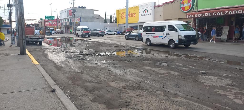 Oye <a href="/davidsanchezi/">David Sánchez</a> <a href="/GobCoacalco2022/">Gobierno De Coacalco 2025-2027</a> vas a arreglar tu lado del eje 3 en Coacalco o para tu otra gestión microdictador? o ya de plano pedimos ayuda a <a href="/delfinagomeza/">Delfina Gómez A.</a> <a href="/Edomex/">Gobierno del Estado de México</a>??co