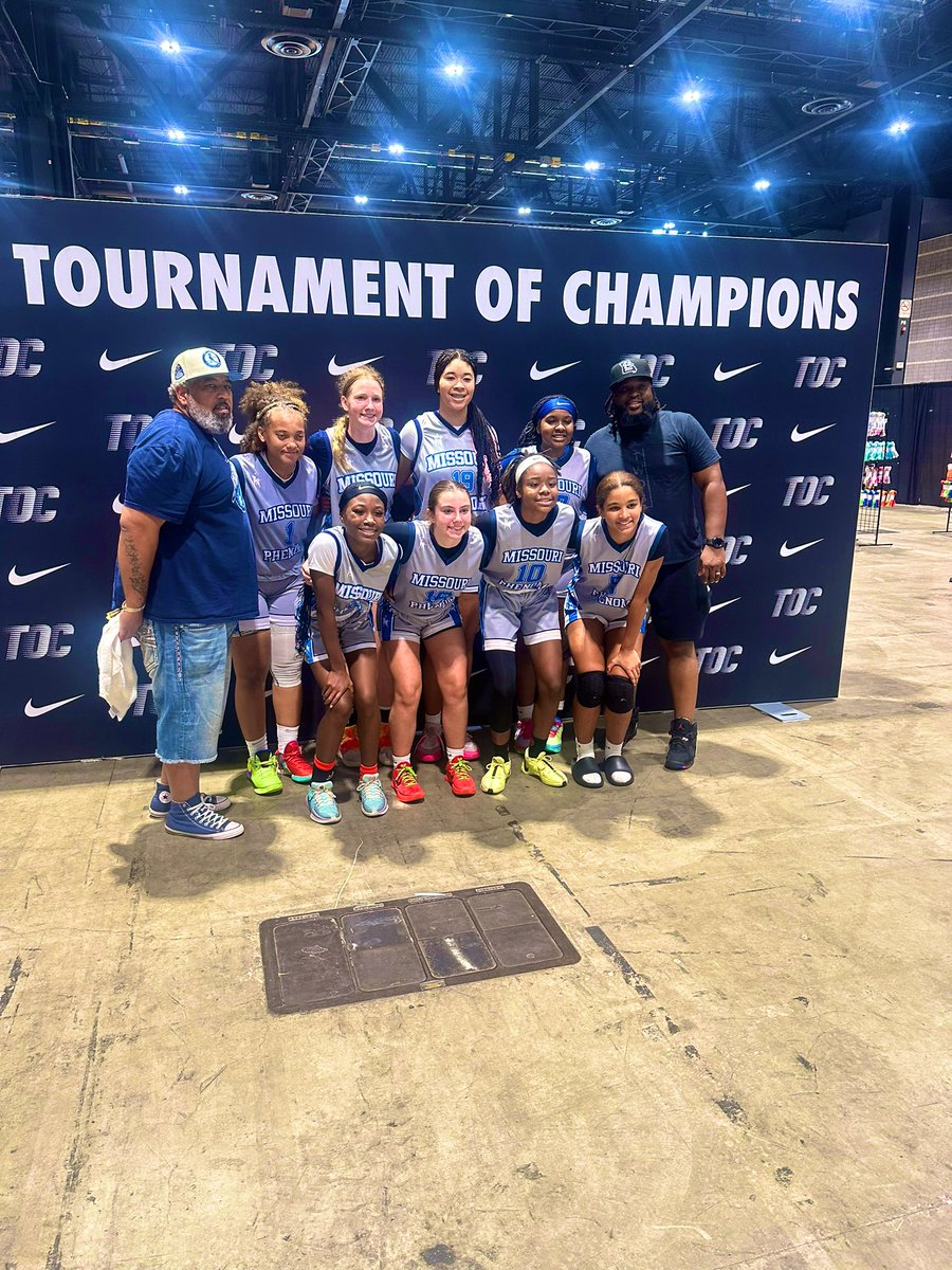 had a amazing time in chi-town this weekend , we went 3-2 playing up 16U had a great time competing against older players 💪🏾