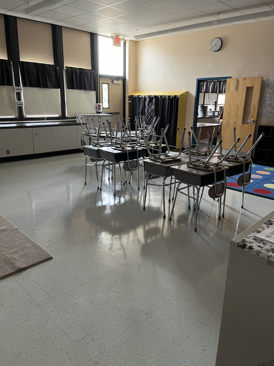 j_csd's tweet photo. Check out Bonnie L Hastings-strong, Harry O. Eisenberg Elementary School Firewomen, “taking a break” from floor cleaning, striping, waxing and buffing by mowing the front yard!
The floors look amazing and we appreciate it!
Colonial custodial crews are the best!
#powerofwecsd https://t.co/xAOx7yIaUg
