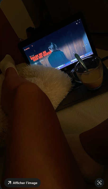 ruby_tgirl_'s tweet photo. Got any good series or film recommendations? I have 3 hours to kill. https://t.co/RcDlzm4oQj