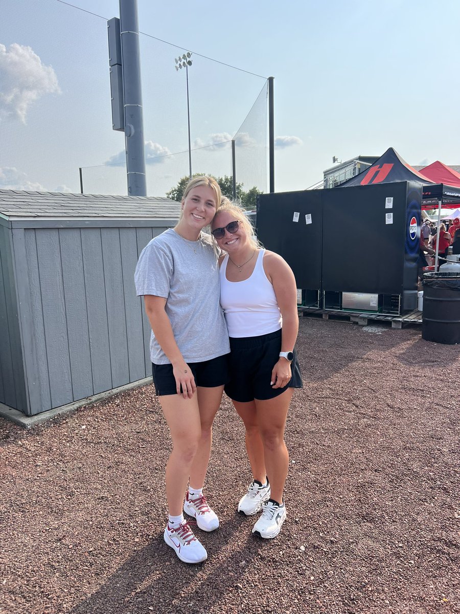 ‼️FORMER BEARS‼️

Kendal Clark and Sami Miller - 2 former DMACC ALL AMERICANS now playing D1, coming back to watch the Iowa High School State Softball Tournament!

#GoBears🐻🥎
<a href="/BobLigouri/">Bob Ligouri</a>