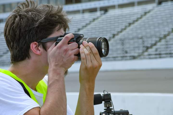 C_WiLyt's tweet photo. Eyes on the Prize! 📸
Photo Taken By: William Toler(Richmond Observer)
#photographer #cameraman #nascarphotography #motorsportsphotography #freelancephotographer #freelancephotography #producer #cwil #vibes #focused #trueme #bigthingsahead #single #shootingmyshot https://t.co/DmhIgp0XT0