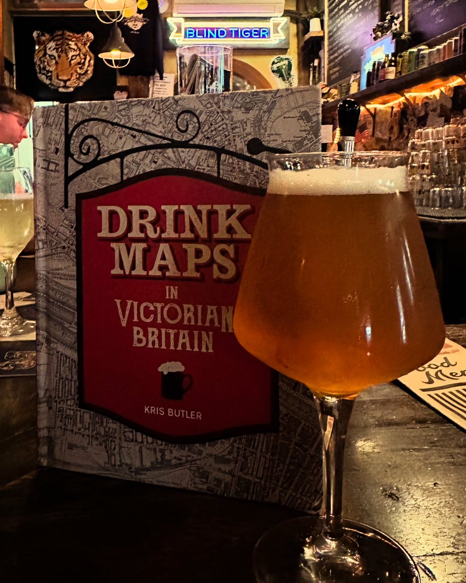 Book&amp;Beer pairing: Radiance from Brooklyn’s <a href="/WildEastBrewing/">Wild East Brewing Co.</a> at my fave NYC beer destination <a href="/blindtigernyc/">Blind Tiger</a> <a href="/BodPublishing/">Bodleian Publishing</a> <a href="/UChicagoPress/">UChicagoPress</a> #BooksAndBeer