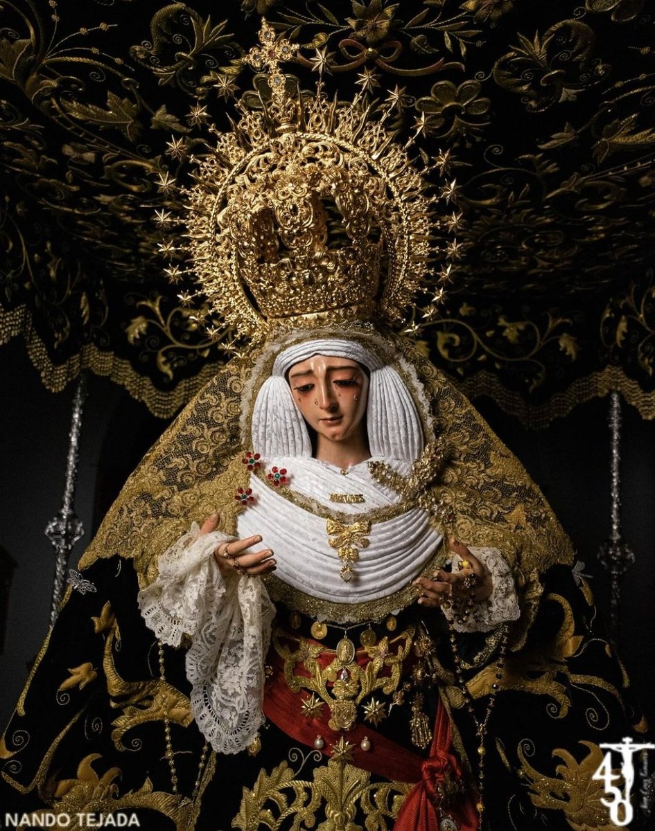 manuelamodeo10_'s tweet photo. La excelencia en la vestimenta de una imagen mariana debe de ser no una opción, si no una obligación el buscarla. Aquí dejo un ejemplo de algunas hermandades que llevo un tiempo siguiendo y que a mí parecer, hacen una labor destacable. https://t.co/RGtrpao727