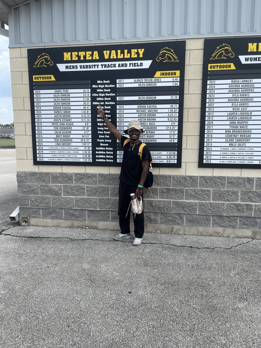 DanielTpere's tweet photo. Thank you @MVHSAthletics &amp; @MVMensXCTF it looks amazing https://t.co/nGP1WLFOz2