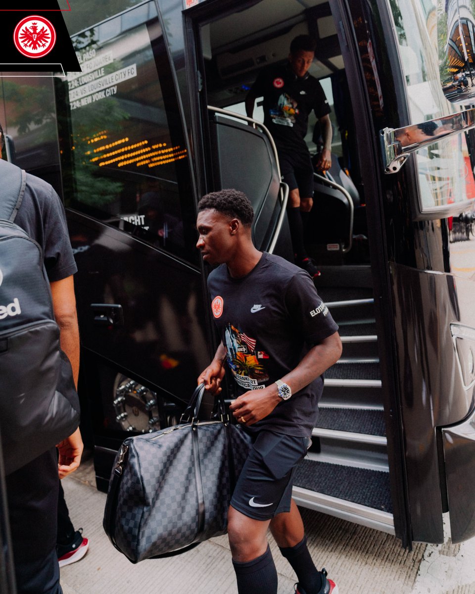 Eintracht's tweet image. 🏙️📍Louisville: Die Americas Tour startet! 

#SGE | #GudeUSA | @Bundesliga_DE