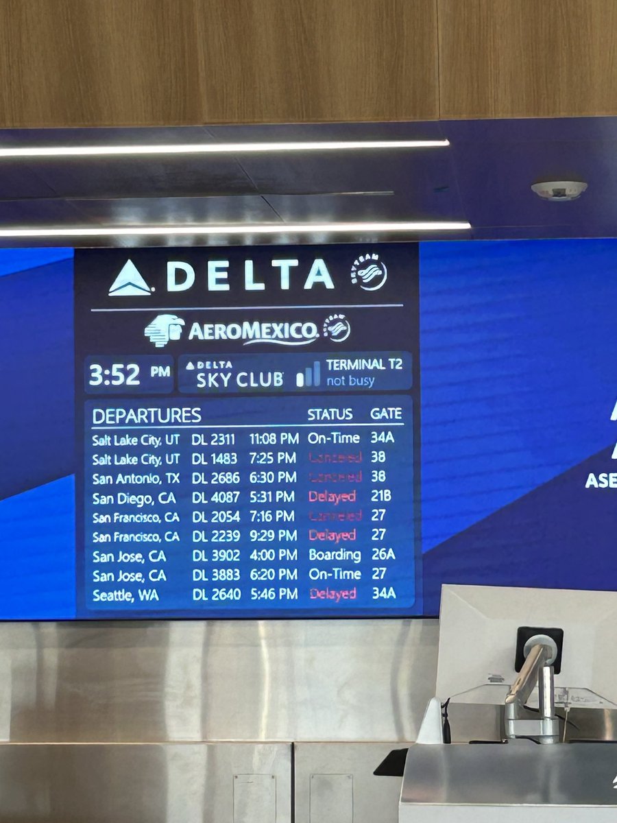 jeanstarobin's tweet photo. @Delta @PeteButtigieg this LAX https://t.co/do9CnePSF4