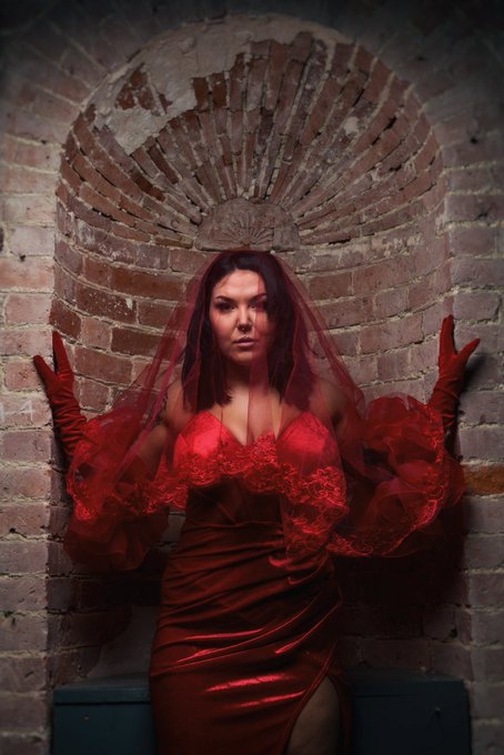 𝖍𝖊𝖆𝖛𝖊𝖓𝖘 𝖔𝖚𝖙 𝖔𝖋 𝖘𝖎𝖌𝖍𝖙 𝖘𝖍𝖊'𝖑𝖑 𝖜𝖆𝖓𝖙 𝖙𝖍𝖊 𝖉𝖊𝖛𝖎𝖑 𝖔𝖓 𝖍𝖊𝖗 𝖙𝖊𝖆𝖒 https://t.co/ohcUSLaPb0