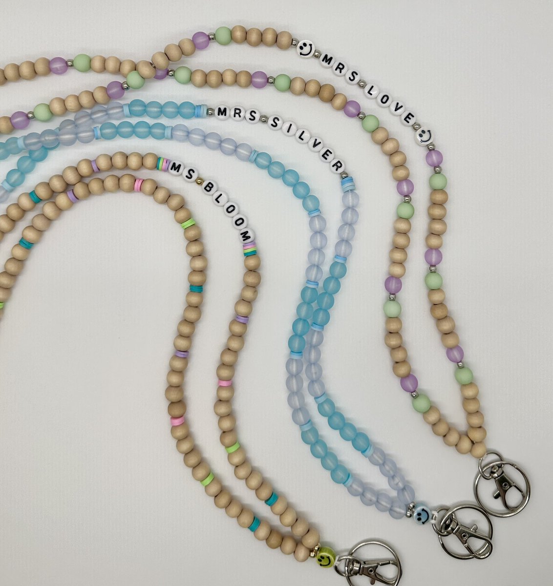 JSomethngSilver's tweet photo. Grab a custom lanyard for back to school season! #Back2School #etsy #teachersofx #teacherwishlist 

https://t.co/B82zKXvWfI https://t.co/ZvjwCseO6Z