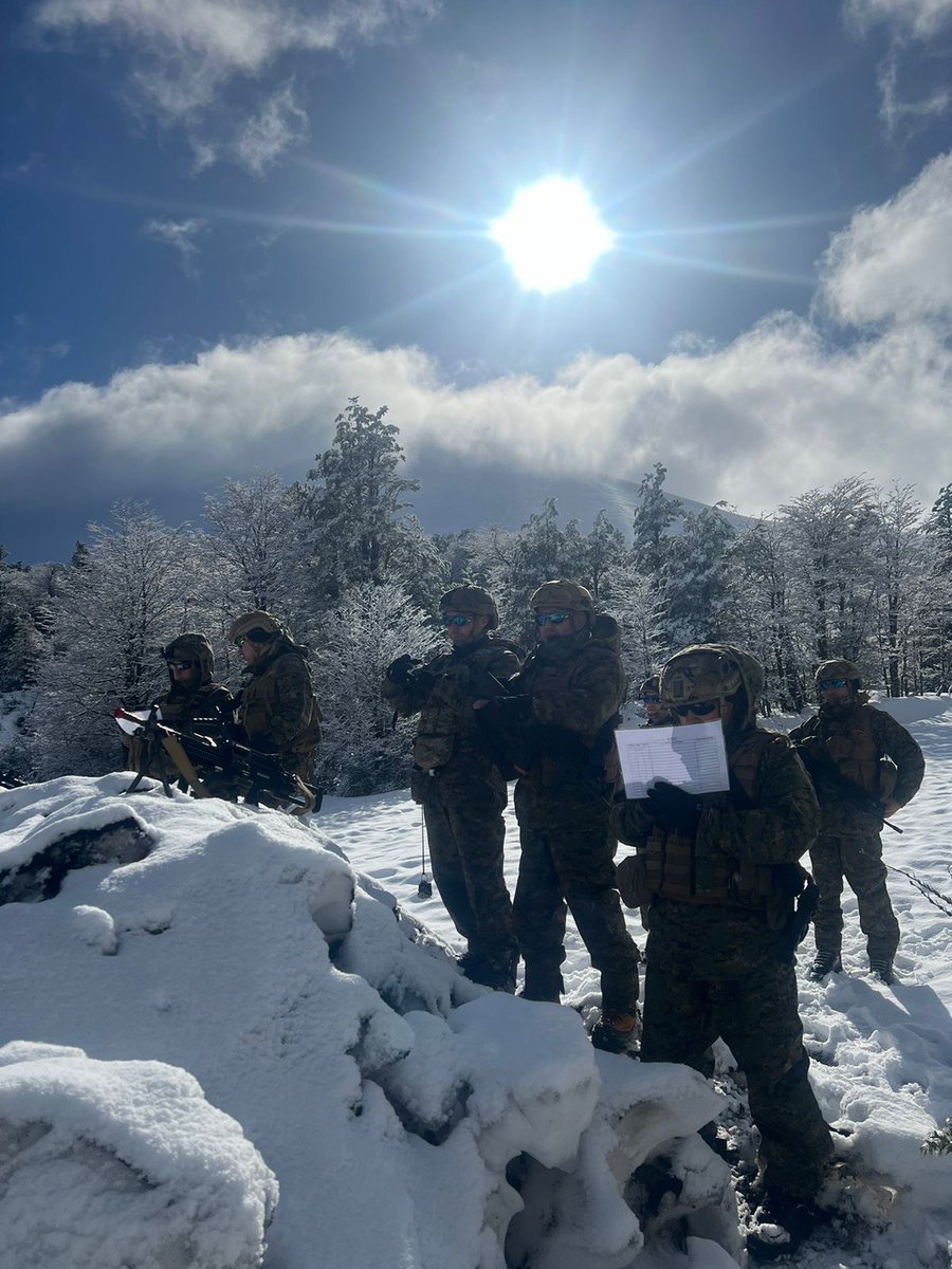 Ejercito_Chile's tweet photo. Efectivos del Destacamento de Montaña N°9 "Arauco participan del Ejercicio Táctico Invernal FTX “Puyehue 2024”,  #InstrucciónyEntrenamiento que mide el nivel de operatividad de las tropas, fortaleciendo las capacidades en escenarios de montaña https://t.co/Dob34b0kkG