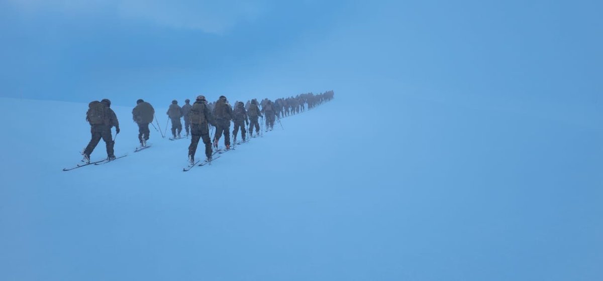 Ejercito_Chile's tweet photo. Efectivos del Destacamento de Montaña N°9 "Arauco participan del Ejercicio Táctico Invernal FTX “Puyehue 2024”,  #InstrucciónyEntrenamiento que mide el nivel de operatividad de las tropas, fortaleciendo las capacidades en escenarios de montaña https://t.co/Dob34b0kkG