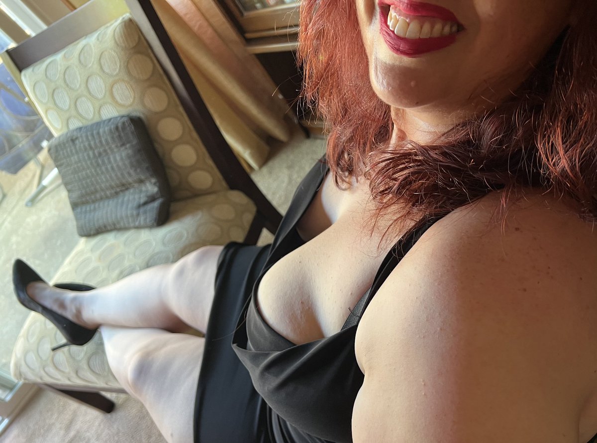 MeetEricaBrooks's tweet photo. I'm thinking about doing hotel incall downtown Oakland 12-7 Tuesday. Will you come visit me?? Contact details in profile. https://t.co/9KHnAGKQym