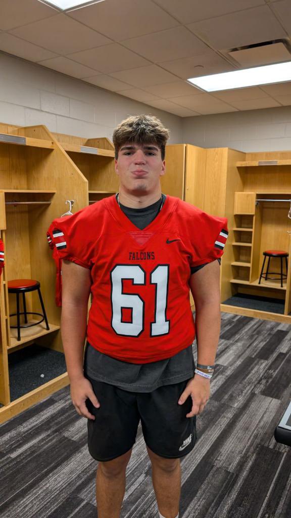 devinjohnson_61's tweet photo. Want to thank @CoachWalkerRF, @LukeShivelyUWRF, @CoachJMath for inviting me to come out and visit the program and facilities. #topgunoffense

@MPHS_Football 
@CoachElauer51 
@klacy7six
@MPPrideCoach https://t.co/TOHLuqBdWX