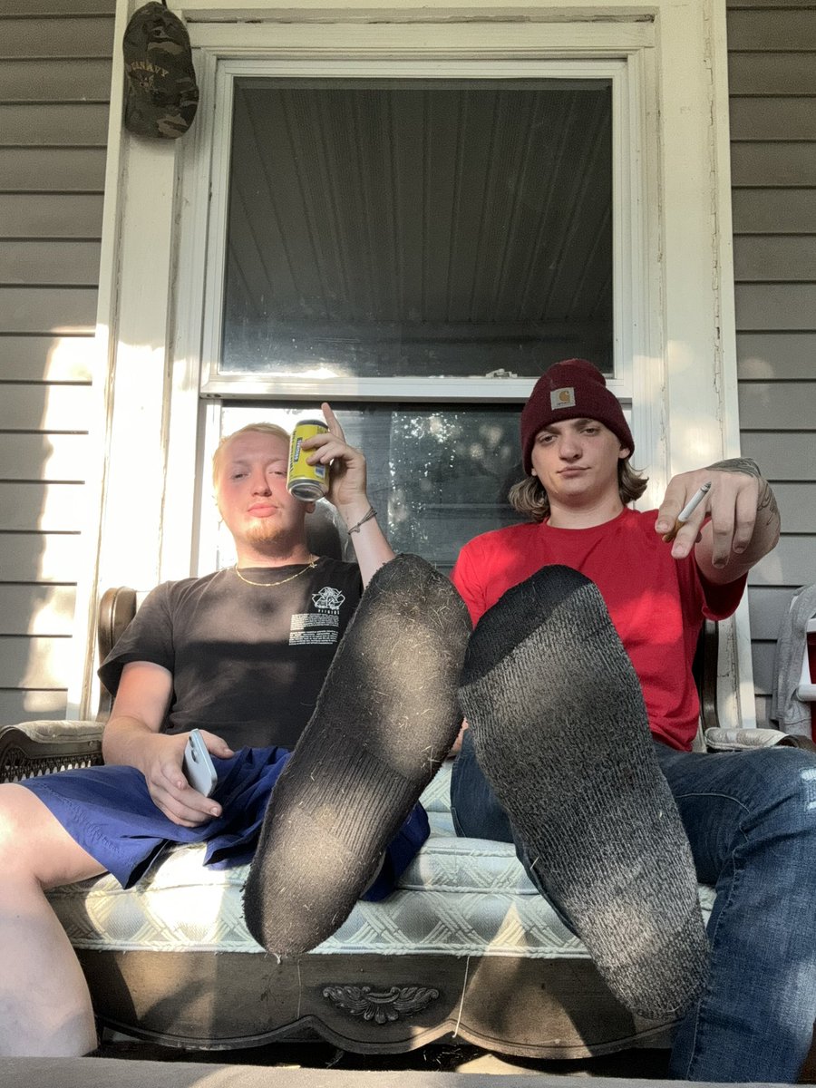 Come sniff these sweaty alpha socks and empty your bank account 
@KingWilliam6912