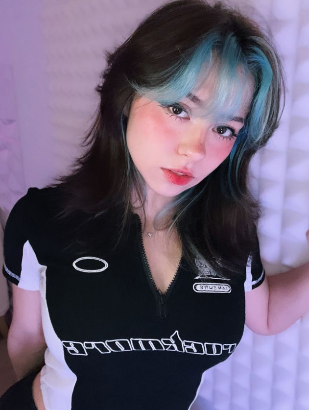 A quien debería hacerle el proximo tribute? Yo estaba pensando en ella.