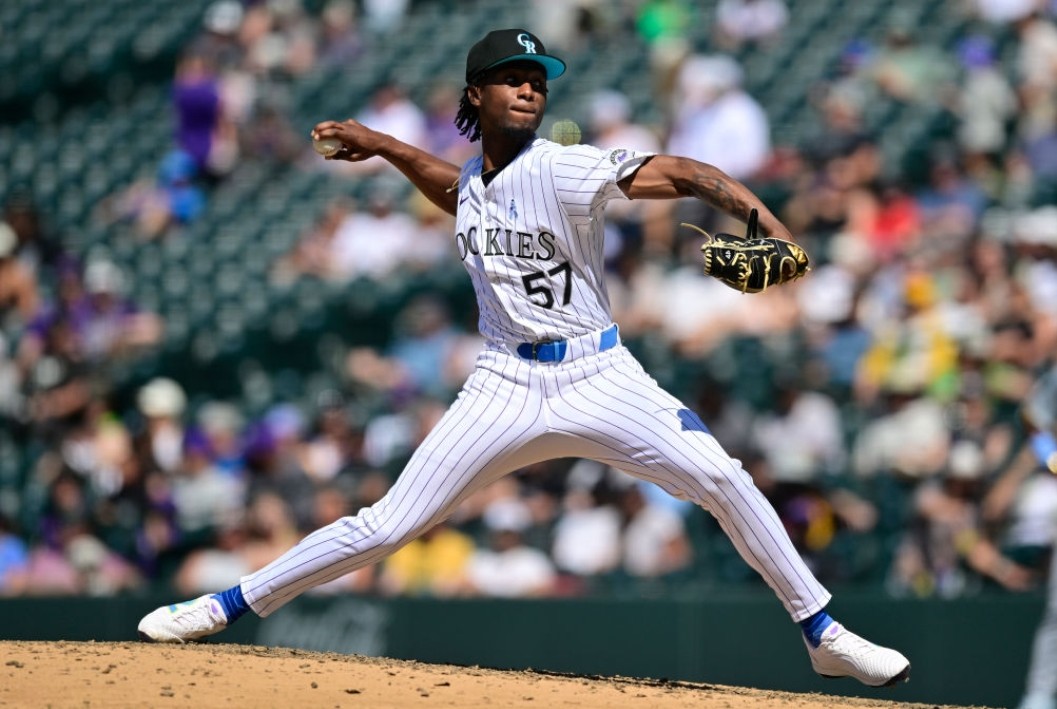 harding_at_mlb's tweet photo. #Rockies Beat Newsletter
⚾️ Remember the "Milo" reference in Todd Helton's induction speech? Here's the rest of the story.
⚾️ More Helton Hall of Fame factoids
⚾️ Draftees begin mini-camp
⚾️ Finishing the development of righty reliever Angel Chivilli
https://t.co/nXeCMYUT2J https://t.co/4TutTl9ELP