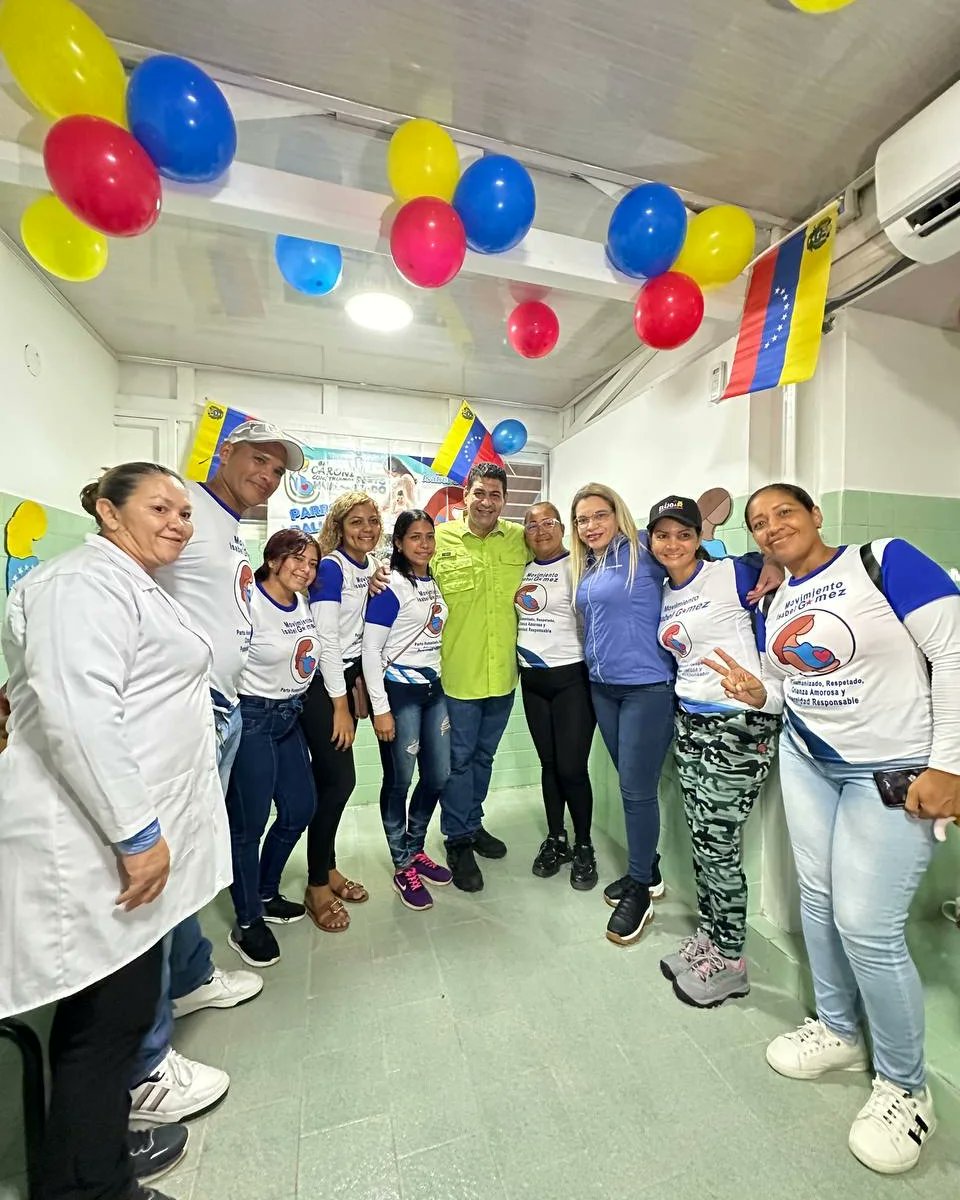 OviedoPSUV's tweet photo. Estamos inaugurando el Consultorio Popular Tipo II José Tadeo Monagas, un espacio totalmente recuperado, climatizado y que, a partir de ahora, cuenta con 4 servicios de atención a completa disposición de la comunidad.

Nuestro compromiso es con el pueblo y tenemos fe en que trabajando juntos y con el apoyo de @NicolasMaduro seguiremos logrando cosas maravillosas. 
#GenteDePaz