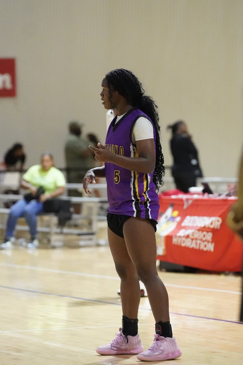 TheCompoundbbal's tweet image. Amazing close to a great season 📈. Tough loss in the championship. Many things to look forward to for next season. 💜 I’m so grateful for this group of athletes‼️ I love my girls 🤞🏾🫶🏾. I’m so proud. 

Team Carn 2024 ♾️💛