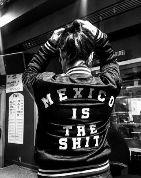 Está tan culero el uniforme de Mexico para los JJOO, que ya veo mamalona la chamarrita de “Mexico is the shit”.