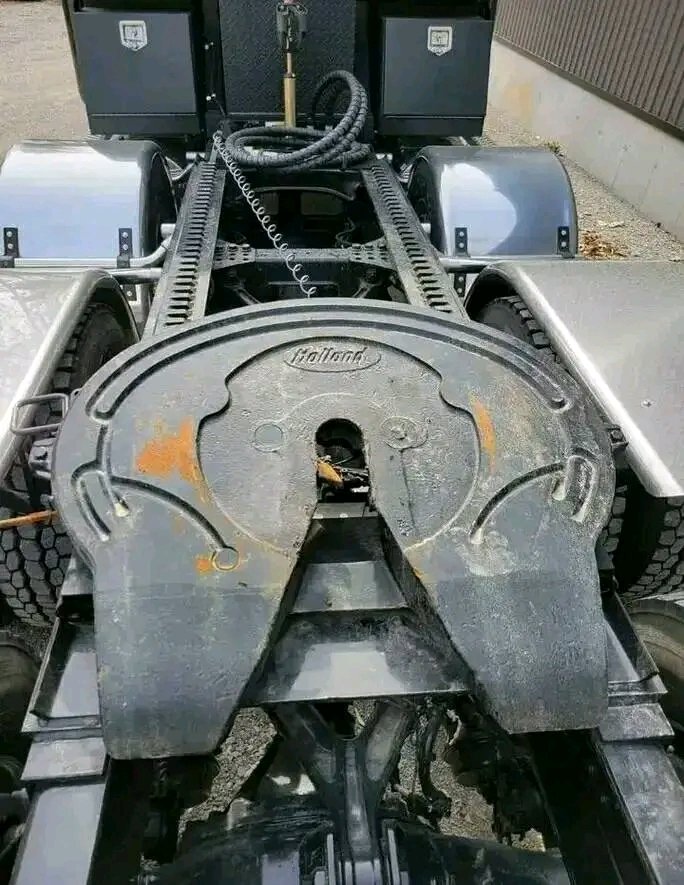 Truck for sale or rent
 Sale/$10000
 Rent/$800 for a week
 Your location/address/name
 My payment type
 gift card
 OKX