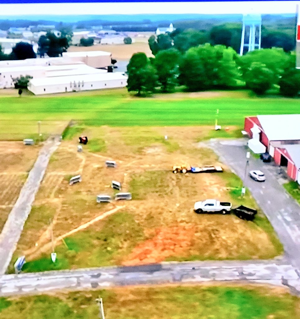 ProudUSPatriut's tweet image. That WaterTower would have given a Sniper a clear view‼️
#CheatleMustResign
#CheatleBandito 
#TrumpAssasinationAttempt 
#BidenDown