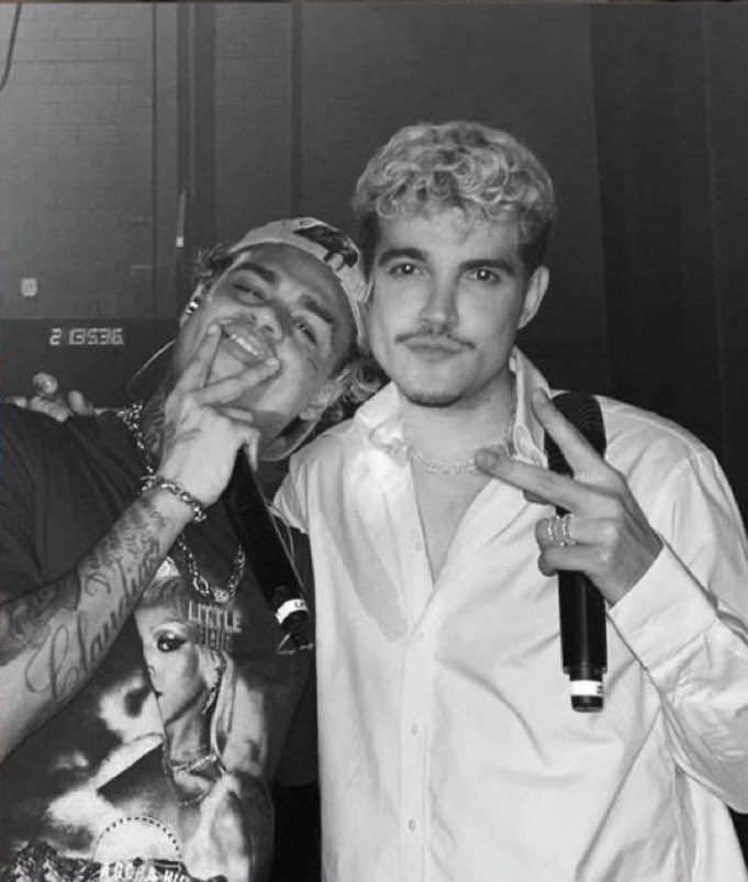 santovaiousar's tweet image. o véi e o veyr