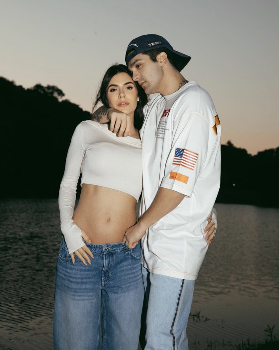tracklist's tweet photo. 🚨 LINDOS! Luan Santana e Jade Magalhães estão à espera de seu primeiro filho. https://t.co/TeRVbDW15K