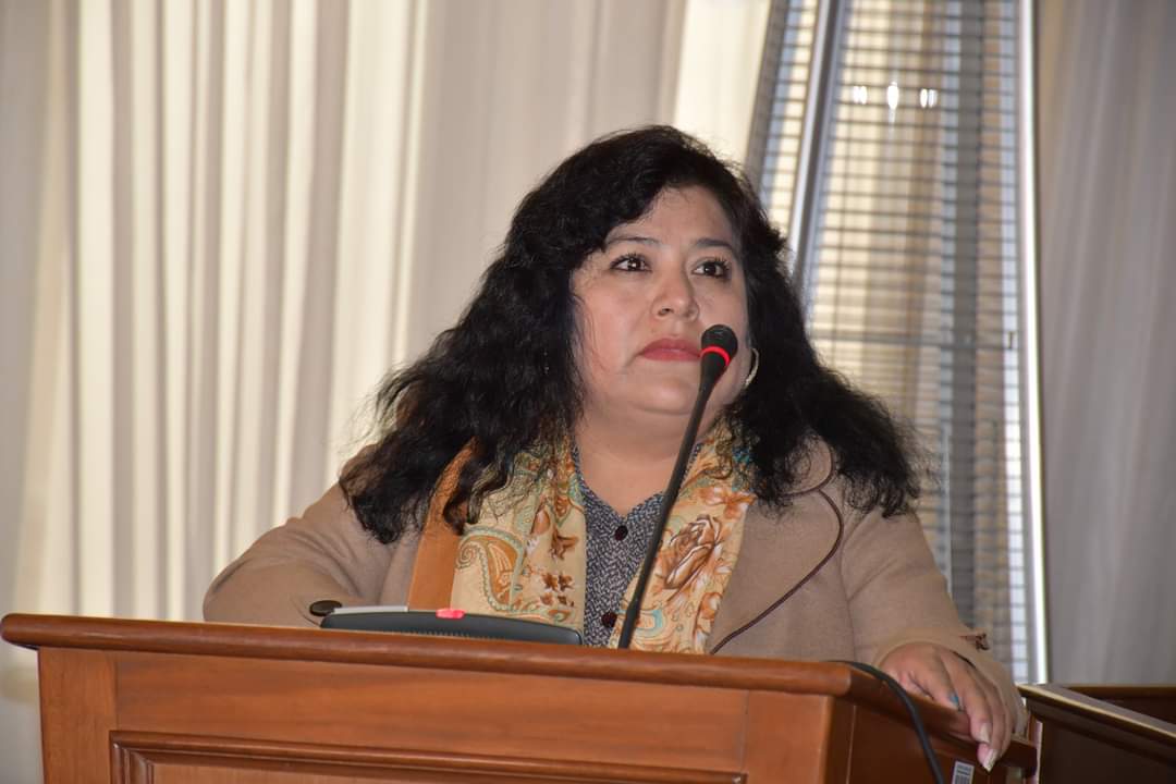 SenadoBolivia's tweet photo. 🏛️Postulante por Cochabamba - Tribunal Supremo de Justicia 
👨‍💻Nombre: Marañón Revollo Sarina Sandra

#EleccionesJudiciales2024 #ExamenOral #EvaluaciónDeMéritos https://t.co/VoufHwpRMF