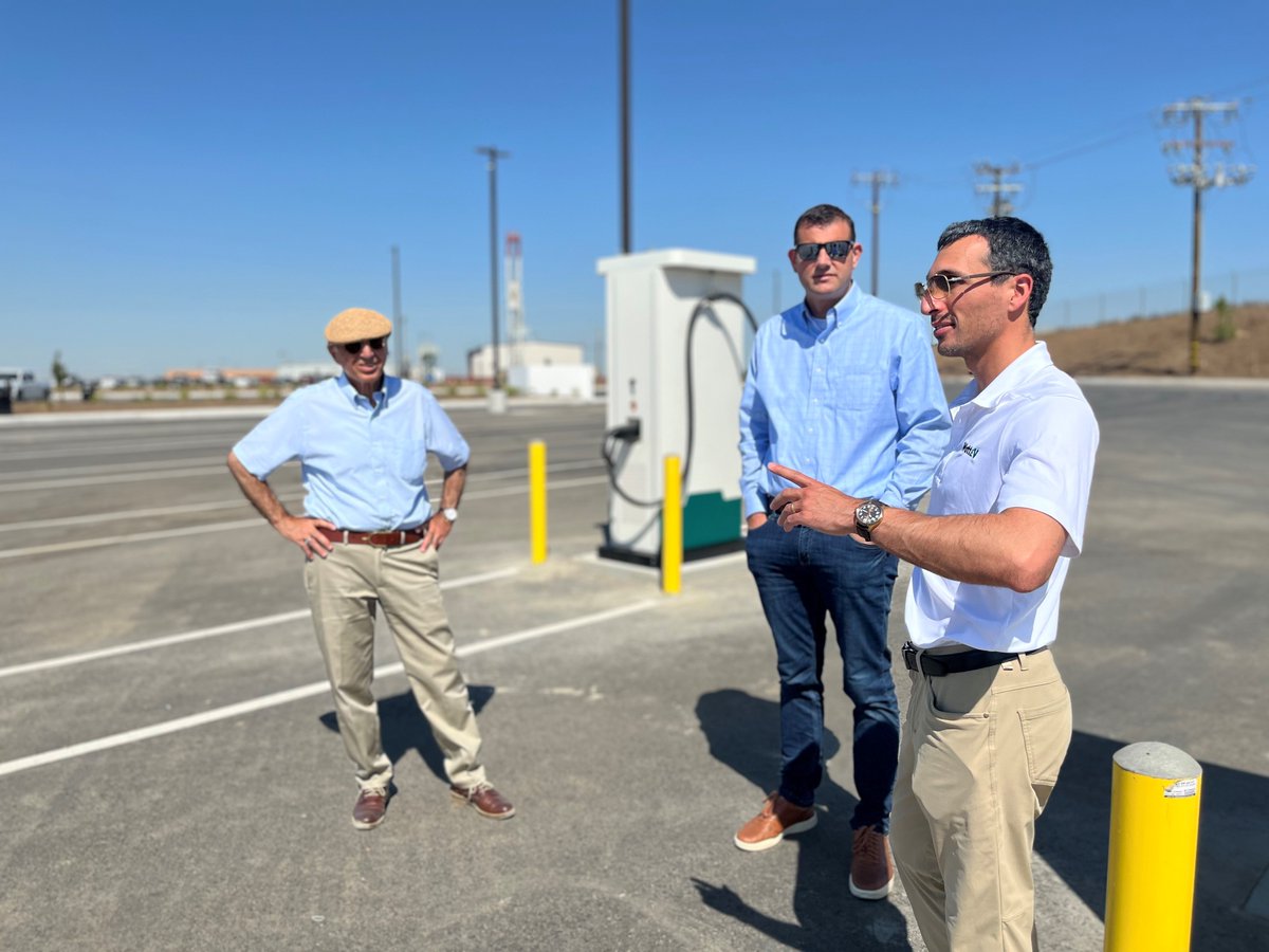 RepDavidValadao's tweet photo. I recently visited the WattEV facility in Bakersfield, the world’s largest solar-powered truck charging stop. I met with the CEO to learn more about how these charging stations impact the Central Valley and discussed my work in Washington to support the trucking &amp; energy sectors. https://t.co/pDj463r6v7