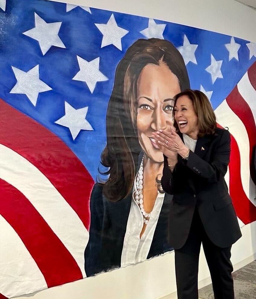 Retweet if you're with her

#KamalaHasMyVote