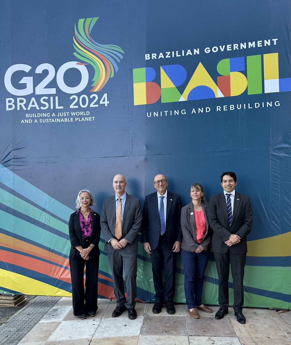 David Michaels @drdavidmichaels.bsky.social (@drdavidmichaels) on Twitter photo Proud to keynote the G20 OSHNET Workshop on Hazardous Heat in Fortaleza, Brazil, as a member of the <a href="/USDOL/">U.S. Department of Labor</a> delegation. My talk, The Challenges of Protecting the Safety of Workers Exposed to Extreme Heat, called for global collaboration to protect workers as the planet heats up. Proud to keynote the G20 OSHNET Workshop on Hazardous Heat in Fortaleza, Brazil, as a member of the <a href="/USDOL/">U.S. Department of Labor</a> delegation. My talk, The Challenges of Protecting the Safety of Workers Exposed to Extreme Heat, called for global collaboration to protect workers as the planet heats up.