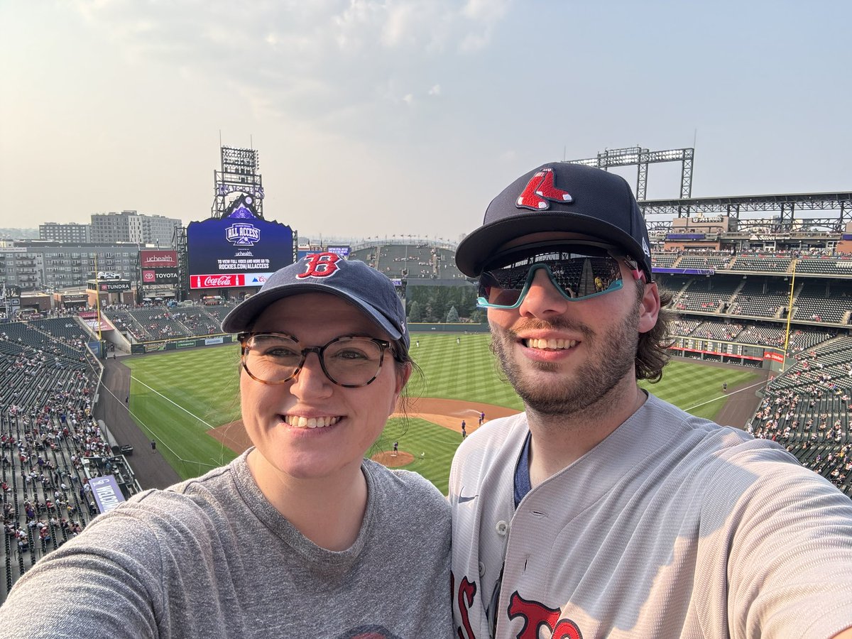 MadiKayee25's tweet photo. #ilovecoorsfield https://t.co/65v6fmMKsZ